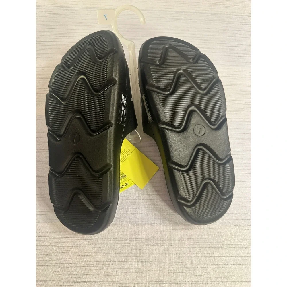 All in Motion Mens Slide Sandals Black Contoured Footbed Size 7 F425071-Q1/26